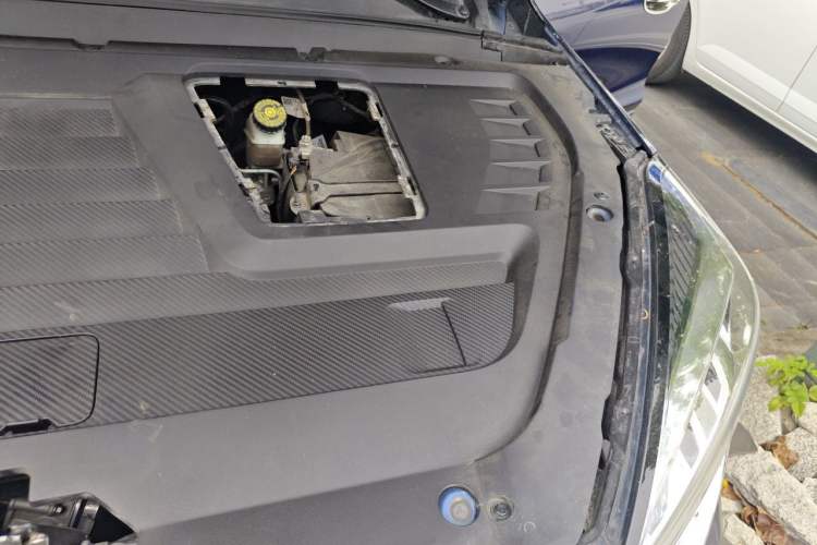 Used Chery Tiggo 8 2020 Revised Version 290TGDI Automatic Luxury Edition Engine Bay Left