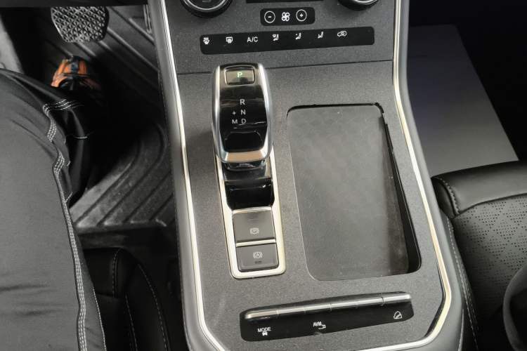 Used Chery Tiggo 8 2020 290TGDI Automatic Elite Edition Gear Lever
