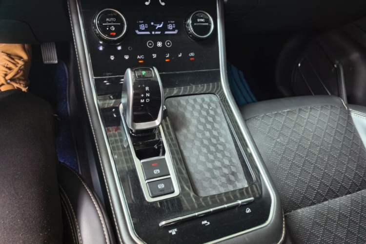 Used Chery Tiggo 8 2020 Facelifted Version 290TGDI Automatic Elite Edition Gear Lever