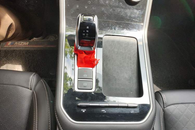 Used Chery Tiggo 8 2020 Facelifted Version 290TGDI Automatic Elite Edition Gear Lever