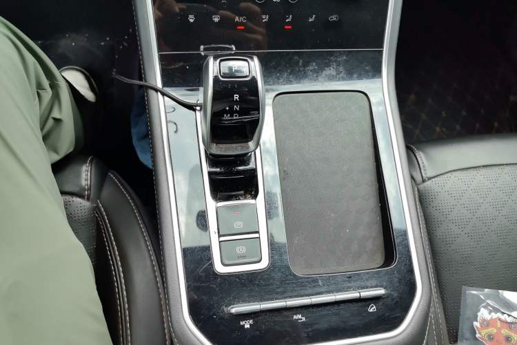 Used Chery Tiggo 8 2020 Facelifted Version 290TGDI Automatic Elite Edition Gear Lever