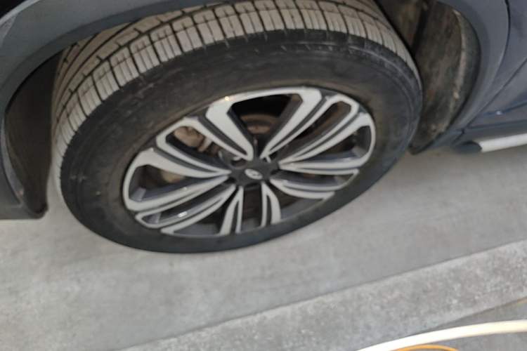 Used Chery Tiggo 8 2020 290TGDI Automatic Luxury Edition Big Six-Seater Left Front Wheel Hub