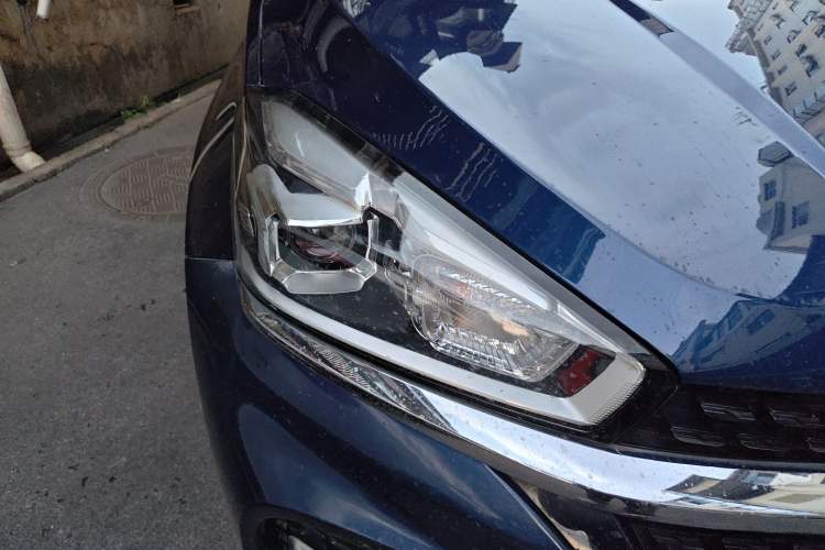 Used Chery Tiggo 8 2020 1.5 TCI Automatic Exclusive Edition 7-Seater Right Front Headlight