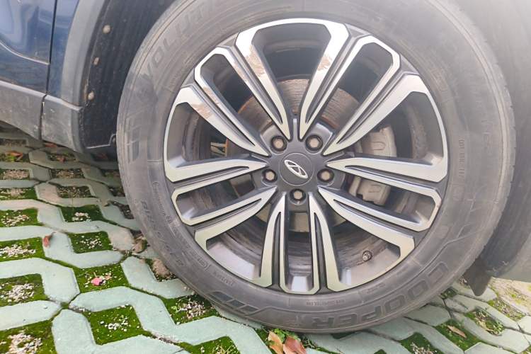 Used Chery Tiggo 8 2020 Facelifted Version 290TGDI Automatic Elite Edition Right Front Wheel Hub