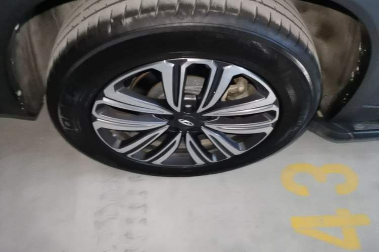 Used Chery Tiggo 8 2020 290TGDI Automatic Luxury Edition Big Six-Seater Right Rear Wheel Hub