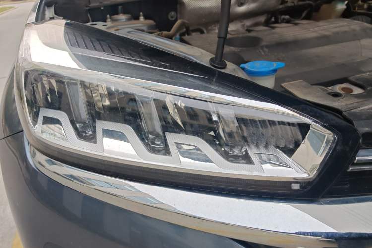 Used Chery Tiggo 8 2020 290TGDI Automatic Luxury Edition Big Six-Seater Right Front Headlight