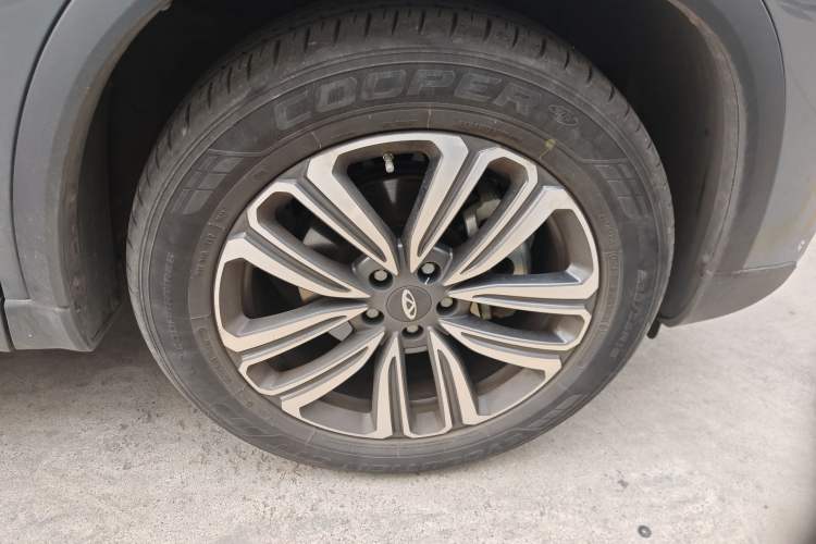 Used Chery Tiggo 8 2020 290TGDI Automatic Luxury Edition Big Six-Seater Right Front Wheel Hub