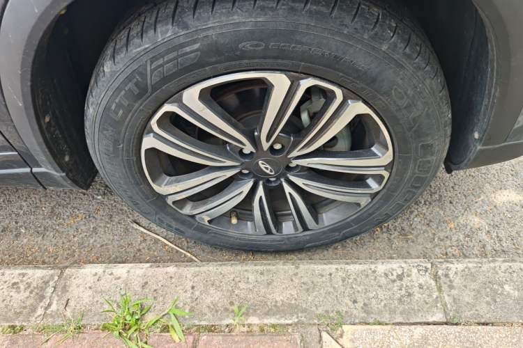 Used Chery Tiggo 8 2020 290TGDI Automatic Elite Edition Right Front Wheel Hub