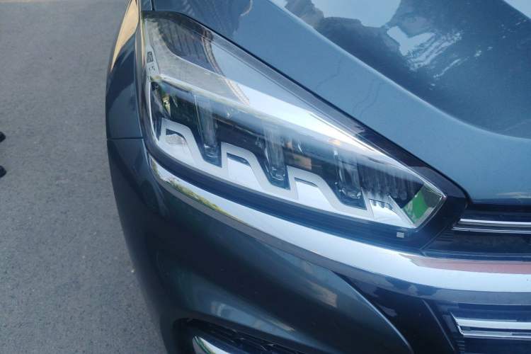 Used Chery Tiggo 8 2020 290TGDI Automatic Luxury Edition Big Six-Seater Right Front Headlight