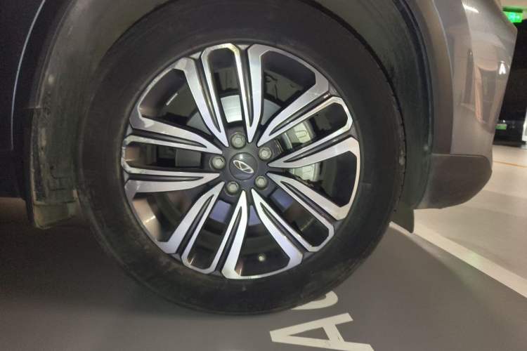 Used Chery Tiggo 8 2020 290TGDI Automatic Elite Edition Right Front Wheel Hub