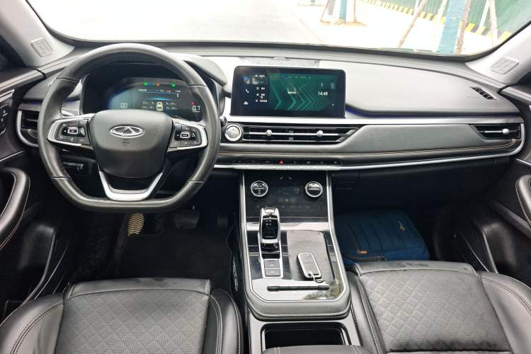 Used Chery Tiggo 8 2020 Facelifted Version 290TGDI Automatic Elite Edition Center Console