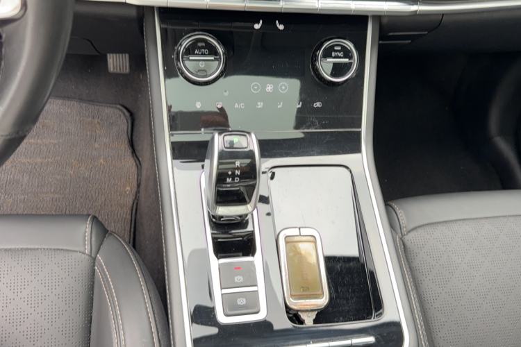 Used Chery Tiggo 8 2020 Facelifted Version 290TGDI Automatic Elite Edition Gear Lever