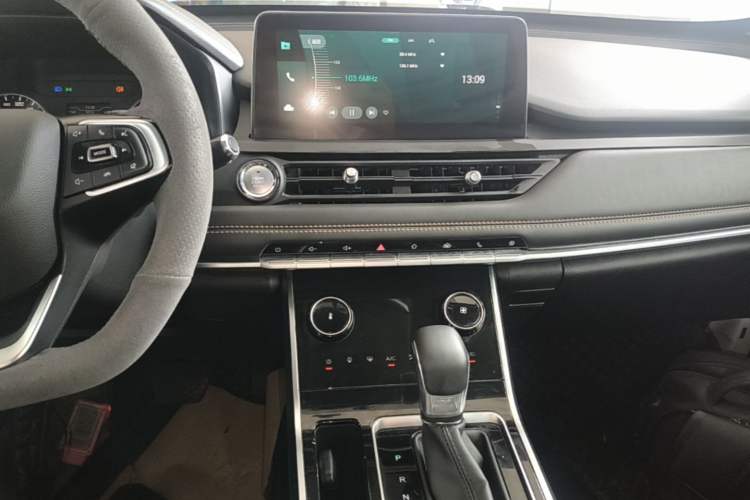 Used Chery Tiggo 8 2020 1.5 TCI Automatic Exclusive Edition 7-Seater Audio And AC Panel