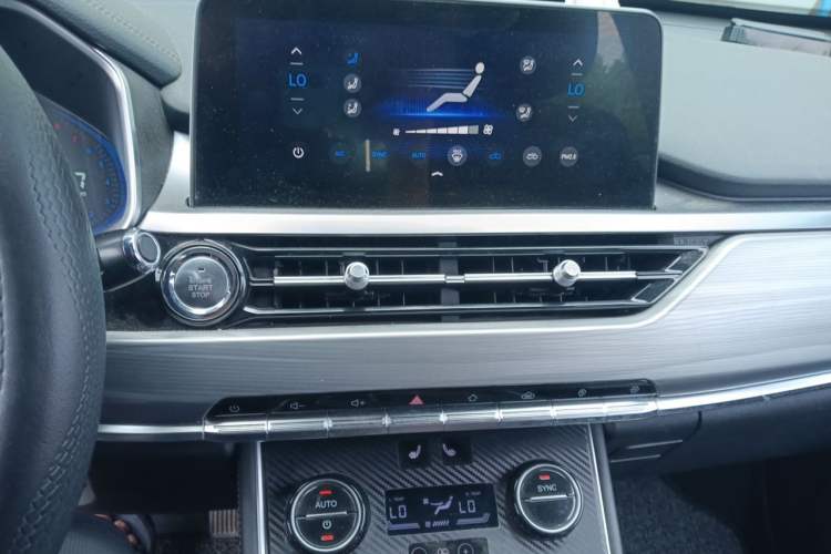 Used Chery Tiggo 8 2020 290TGDI Automatic Luxury Edition Audio And AC Panel