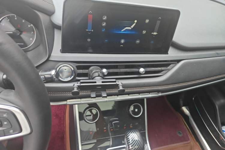 Used Chery Tiggo 8 2020 Classic 1.5 TCI Automatic Prestige Edition 7-Seater Audio And AC Panel