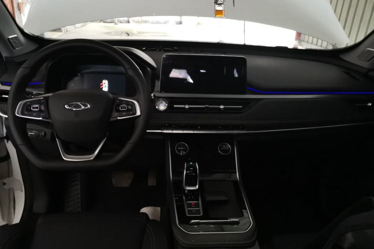 Used Chery Tiggo 8 2020 Facelifted Version 290TGDI Automatic Elite Edition Center Console