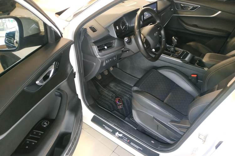 Used Chery Tiggo 8 2020 1.5 TCI Manual Special Edition 7-Seater Driver Seat