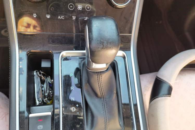 Used Chery Tiggo 8 2020 230TCI Automatic Elite Edition Gear Lever