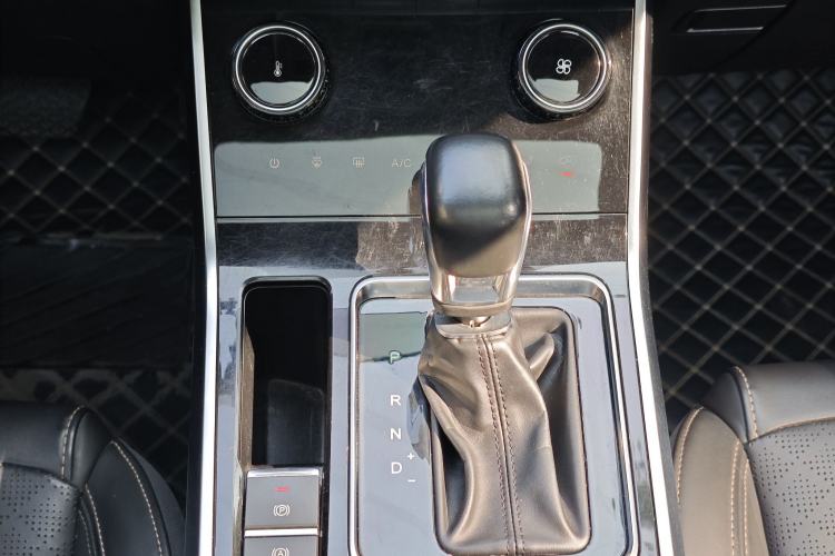 Used Chery Tiggo 8 2020 Classic 1.5 TCI Automatic Prestige Edition 5 Seats Gear Lever