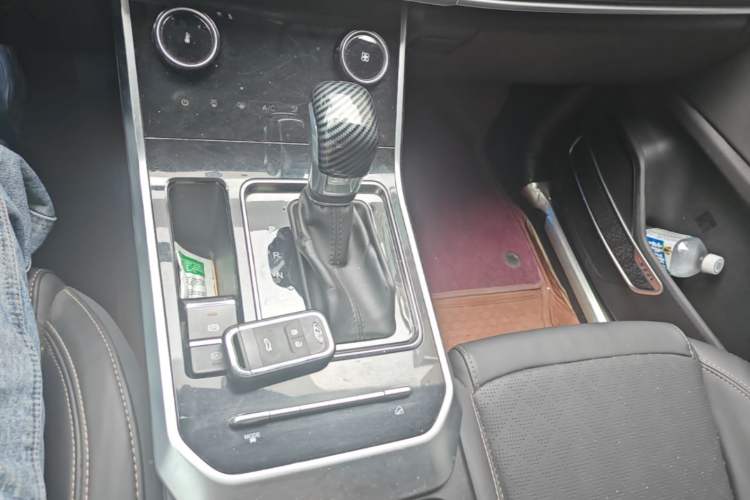 Used Chery Tiggo 8 2020 Classic 1.5 TCI Automatic Prestige Edition 7-Seater Gear Lever