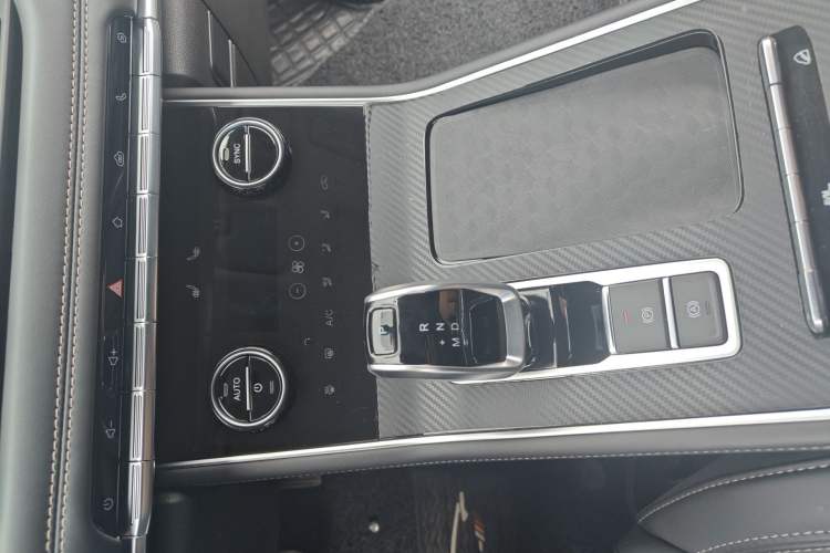 Used Chery Tiggo 8 2020 Facelifted Version 290TGDI Automatic Elite Edition Gear Lever