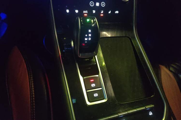 Used Chery Tiggo 8 2020 290TGDI Automatic Elite Edition Gear Lever