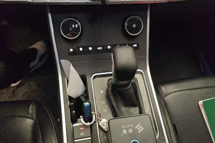 Used Chery Tiggo 8 2020 1.5 TCI Automatic Exclusive Edition 7-Seater Gear Lever