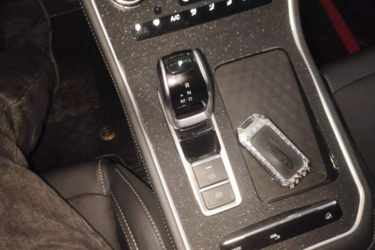Used Chery Tiggo 8 2020 Facelifted Version 290TGDI Automatic Elite Edition Gear Lever