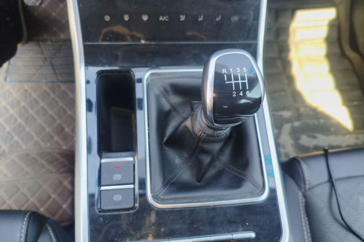 Used Chery Tiggo 8 2020 1.5 TCI Manual Special Edition 5 Seats Gear Lever