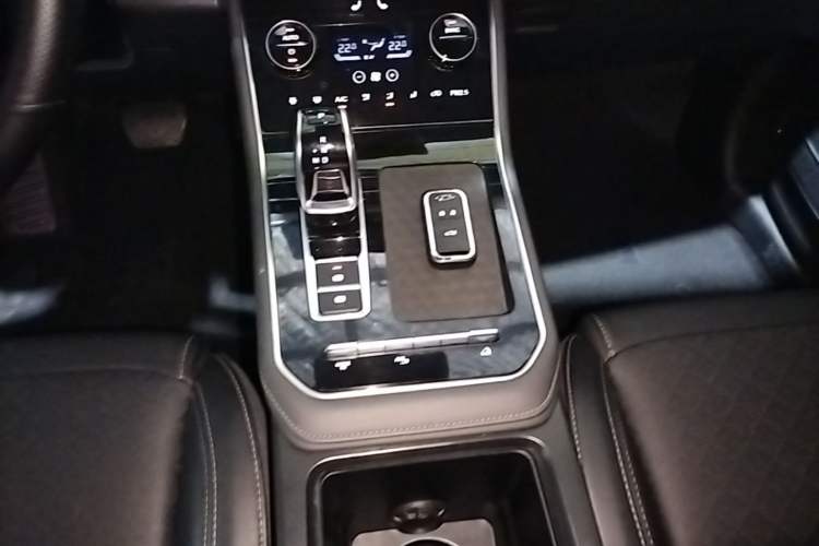 Used Chery Tiggo 8 2020 290TGDI Automatic Luxury Edition Gear Lever