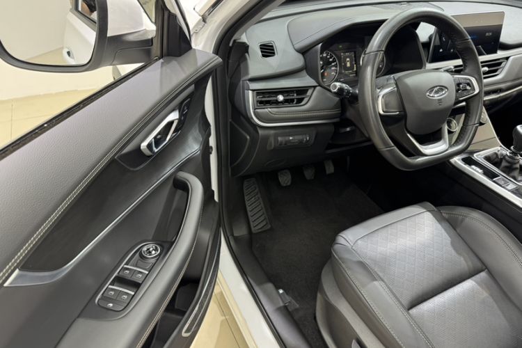 Used Chery Tiggo 8 2020 1.5 TCI Manual Special Edition 7-Seater Interior 12