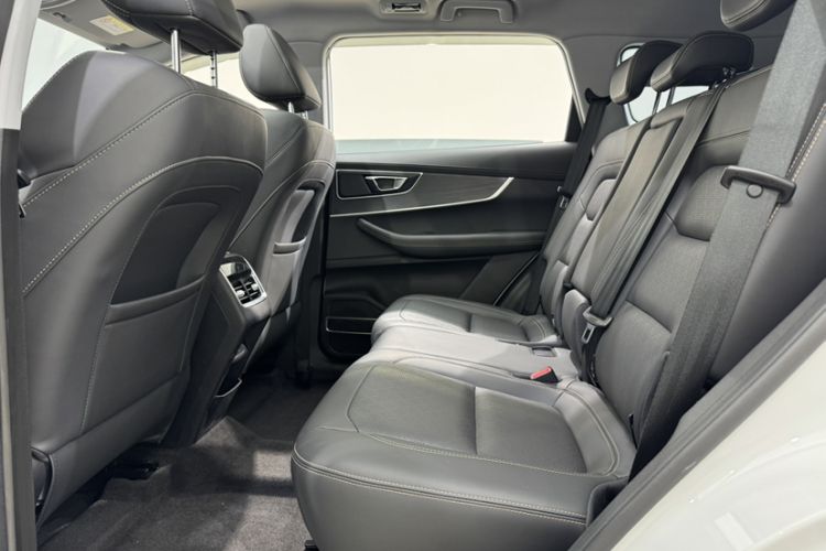 Used Chery Tiggo 8 2020 1.5 TCI Manual Special Edition 7-Seater Interior 13