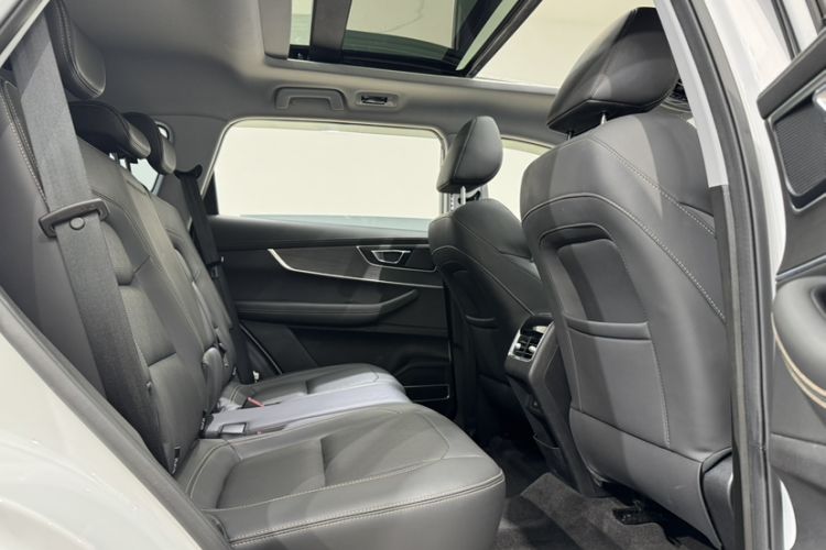Used Chery Tiggo 8 2020 1.5 TCI Manual Special Edition 7-Seater Interior 14