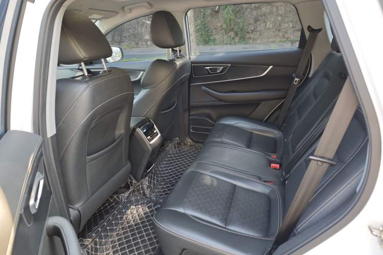 Used Chery Tiggo 8 2020 Classic 1.5 TCI Automatic Prestige Edition 5 Seats Interior 2