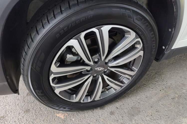 Used Chery Tiggo 8 2020 Facelifted Version 290TGDI Automatic Elite Edition Left Front Wheel Hub