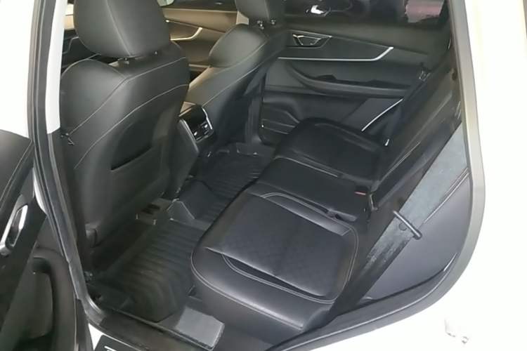 Used Chery Tiggo 8 2020 1.5 TCI Manual Special Edition 7-Seater Left Rear Seat