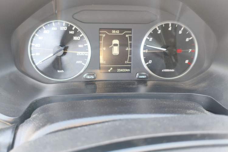 Used Chery Tiggo 8 2020 1.5 TCI Manual Special Edition 5 Seats Odometer Close Up