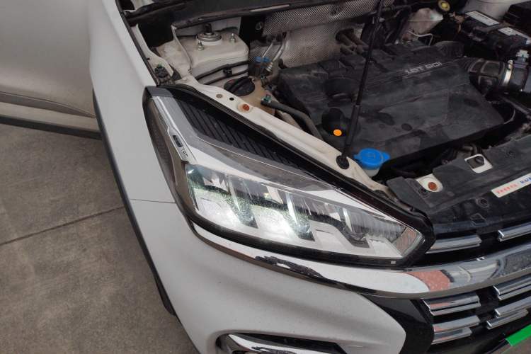 Used Chery Tiggo 8 2020 290TGDI Automatic Luxury Edition Right Front Headlight