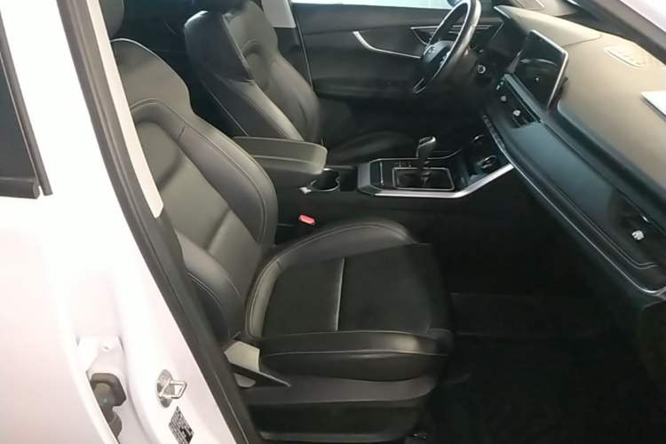 Used Chery Tiggo 8 2020 1.5 TCI Manual Special Edition 7-Seater Right Front Seat