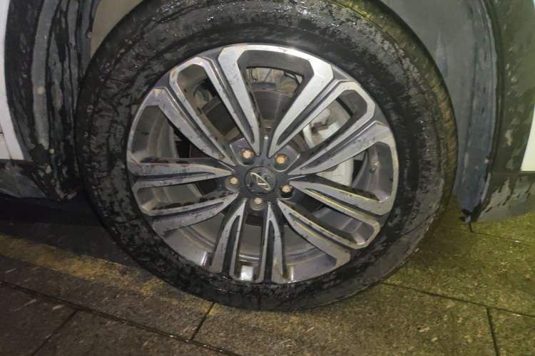 Used Chery Tiggo 8 2020 290TGDI Automatic Elite Edition Right Front Wheel Hub