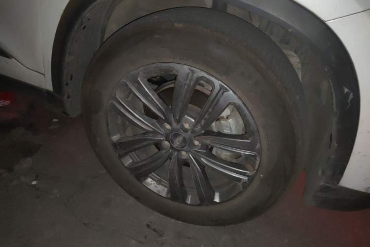 Used Chery Tiggo 8 2020 1.5 TCI Automatic Exclusive Edition 5 Seats Right Front Wheel Hub