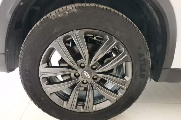 Used Chery Tiggo 8 2020 1.5 TCI Automatic Exclusive Edition 5 Seats Right Rear Wheel Hub