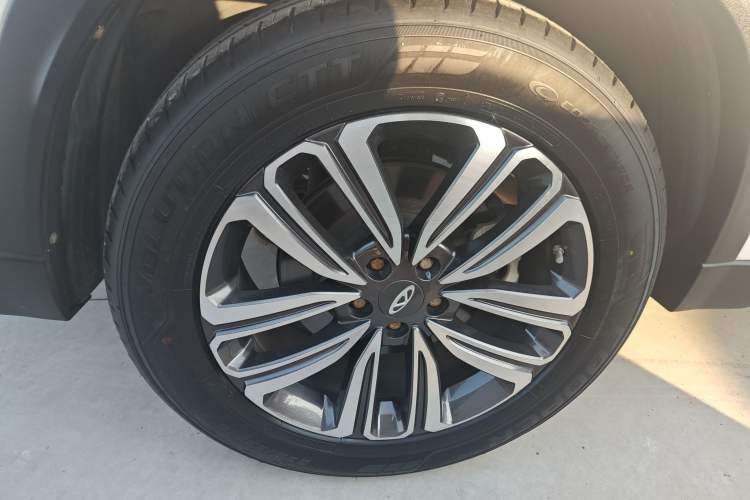 Used Chery Tiggo 8 2020 290TGDI Automatic Luxury Edition Right Rear Wheel Hub