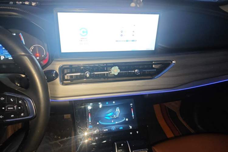 Used Chery Tiggo 8 2021 Kunpeng Edition 390TGDI Automatic Fuyao Version Audio And AC Panel