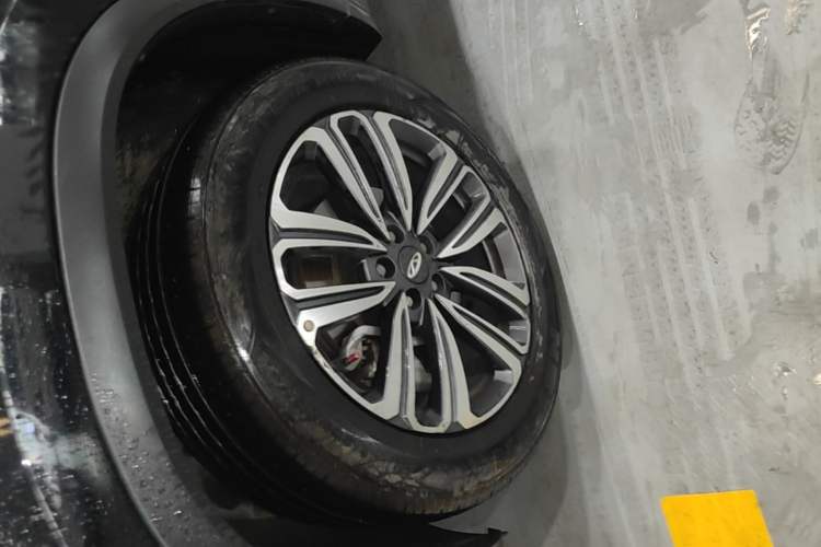 Used Chery Tiggo 8 2021 Kunpeng Edition 390TGDI Automatic Fuyao Version Left Front Wheel Hub