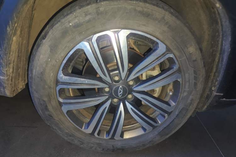 Used Chery Tiggo 8 2021 Kunpeng Edition 390TGDI Automatic Fuyao Version Right Front Wheel Hub