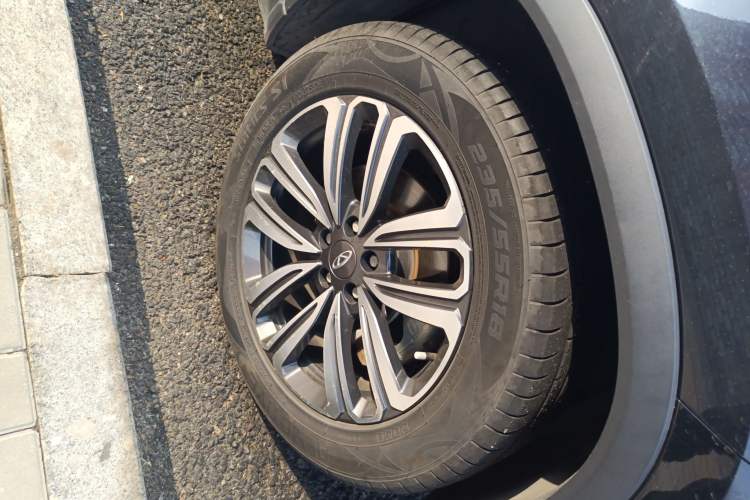 Used Chery Tiggo 8 2021 Kunpeng Edition 290TGDI Automatic Zhubfeng Version Right Front Wheel Hub