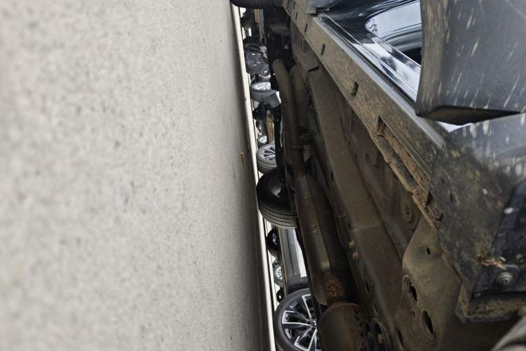 Used Chery Tiggo 8 2021 Kunpeng Edition 390TGDI Automatic Zhubfeng Version Right Side Sill