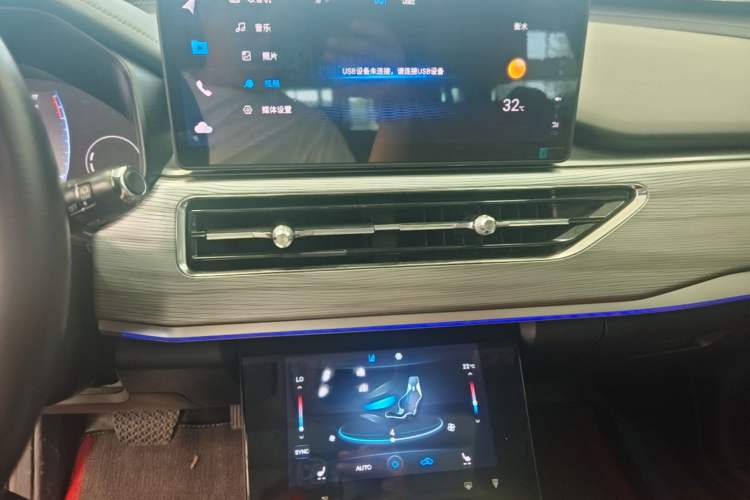Used Chery Tiggo 8 2021 Kunpeng Edition 390TGDI Automatic Fuyao Version Audio And AC Panel