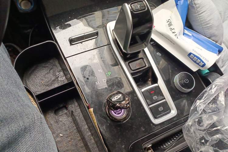 Used Chery Tiggo 8 2021 1.6 TGDI Automatic Siberia Edition 7-Seater Gear Lever